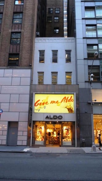 730 Lexington Ave, New York, NY for lease - Building Photo - Image 2 of 9