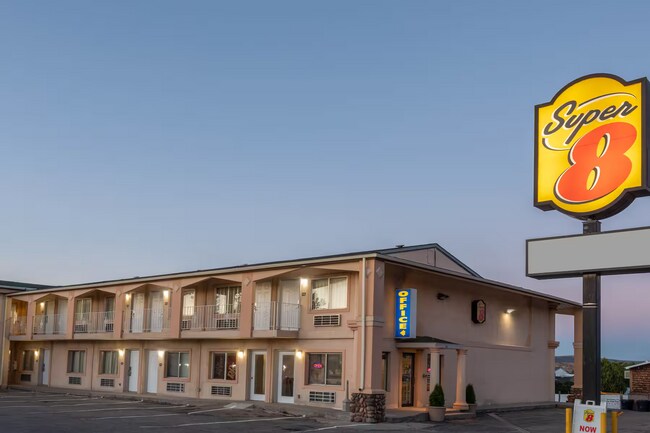 More details for 1710 Harrison Dr, Evanston, WY - Hospitality for Sale