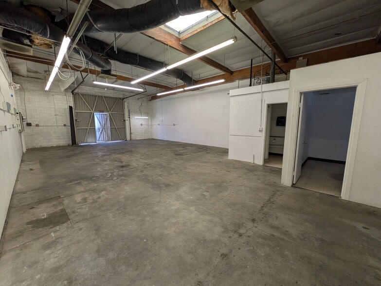 22305-22319 S Vermont Ave, Torrance, CA for lease - Building Photo - Image 2 of 8