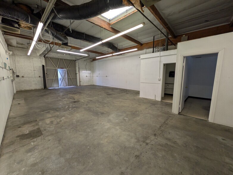22305-22319 S Vermont Ave, Torrance, CA à louer - Photo du bâtiment - Image 2 de 8