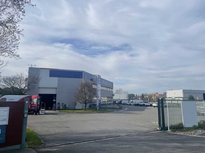 Flex dans Toulouse à louer - Photo du bâtiment - Image 1 de 3