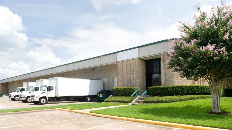 4444-4464 W 12th St, Houston, TX à louer - Photo du bâtiment - Image 2 de 15