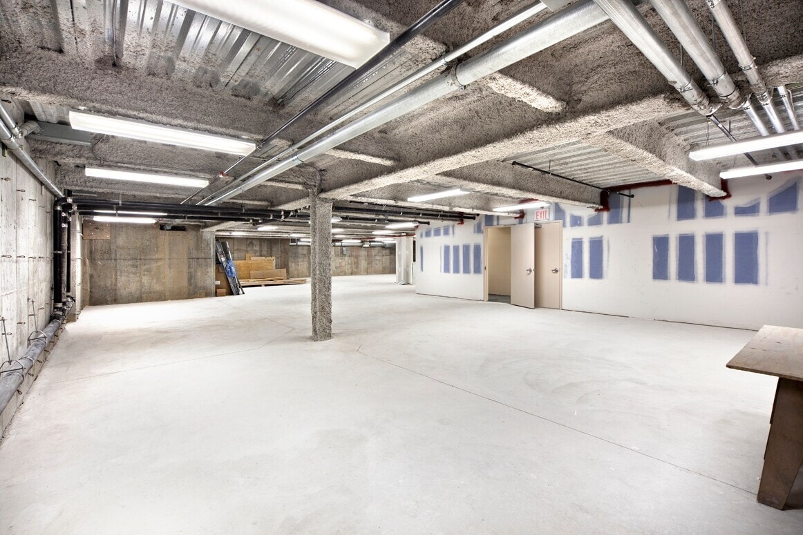 3261-3267 Westchester Ave, Bronx, NY for lease Interior Photo- Image 1 of 3