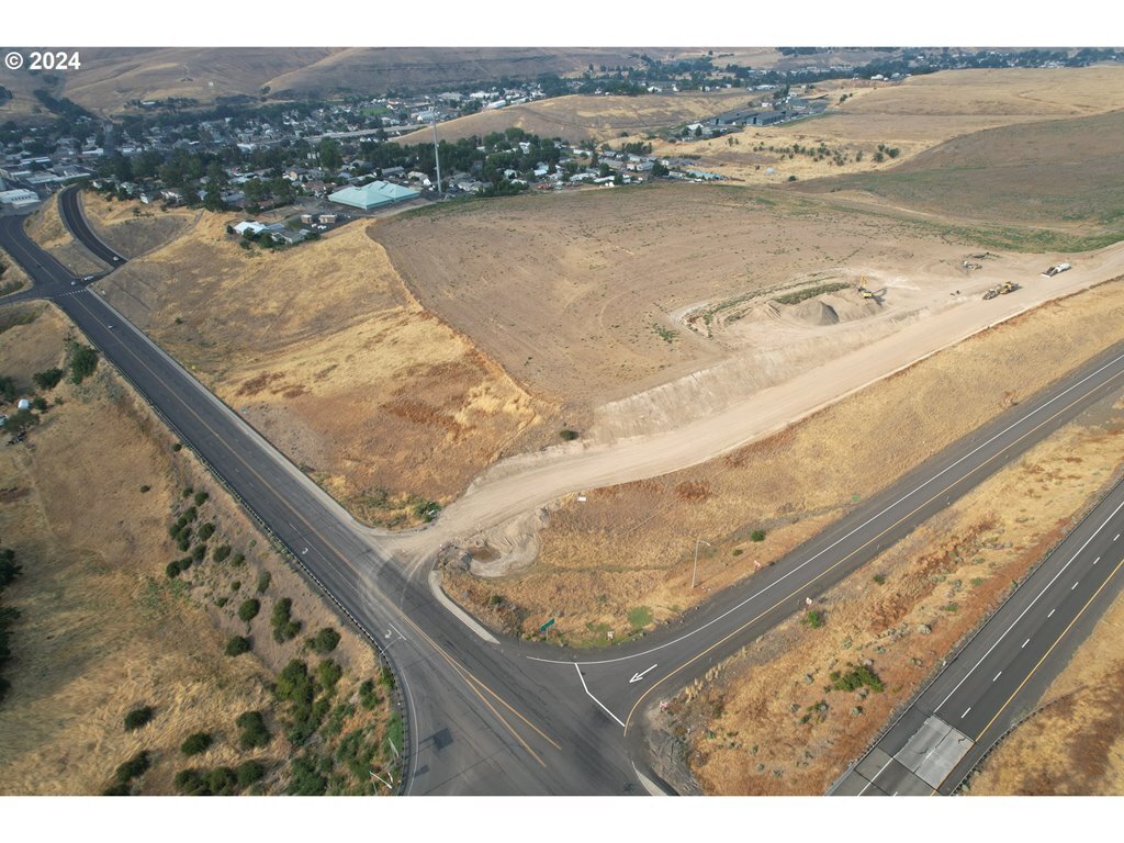 SE Kirk Ave, Pendleton, OR for sale Aerial- Image 1 of 14