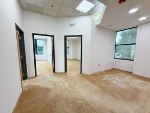 2265 Roswell Rd, Marietta, GA for lease Interior Photo- Image 2 of 6