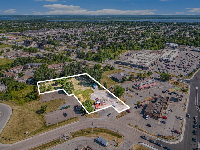 Plus de détails pour 31 Staye Court Dr, Arnprior, ON - Terrain à vendre