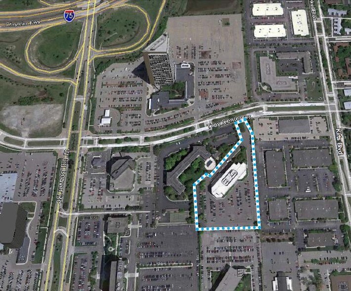 2701 Troy Center Dr, Troy, MI à louer - Aérien - Image 3 de 13