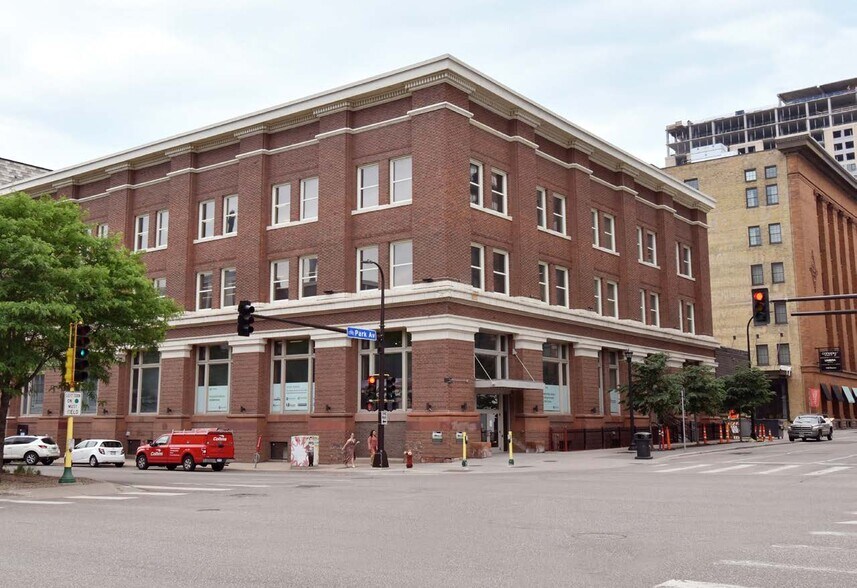 233 Park Ave, Minneapolis, MN à louer - Photo du bâtiment - Image 1 de 4