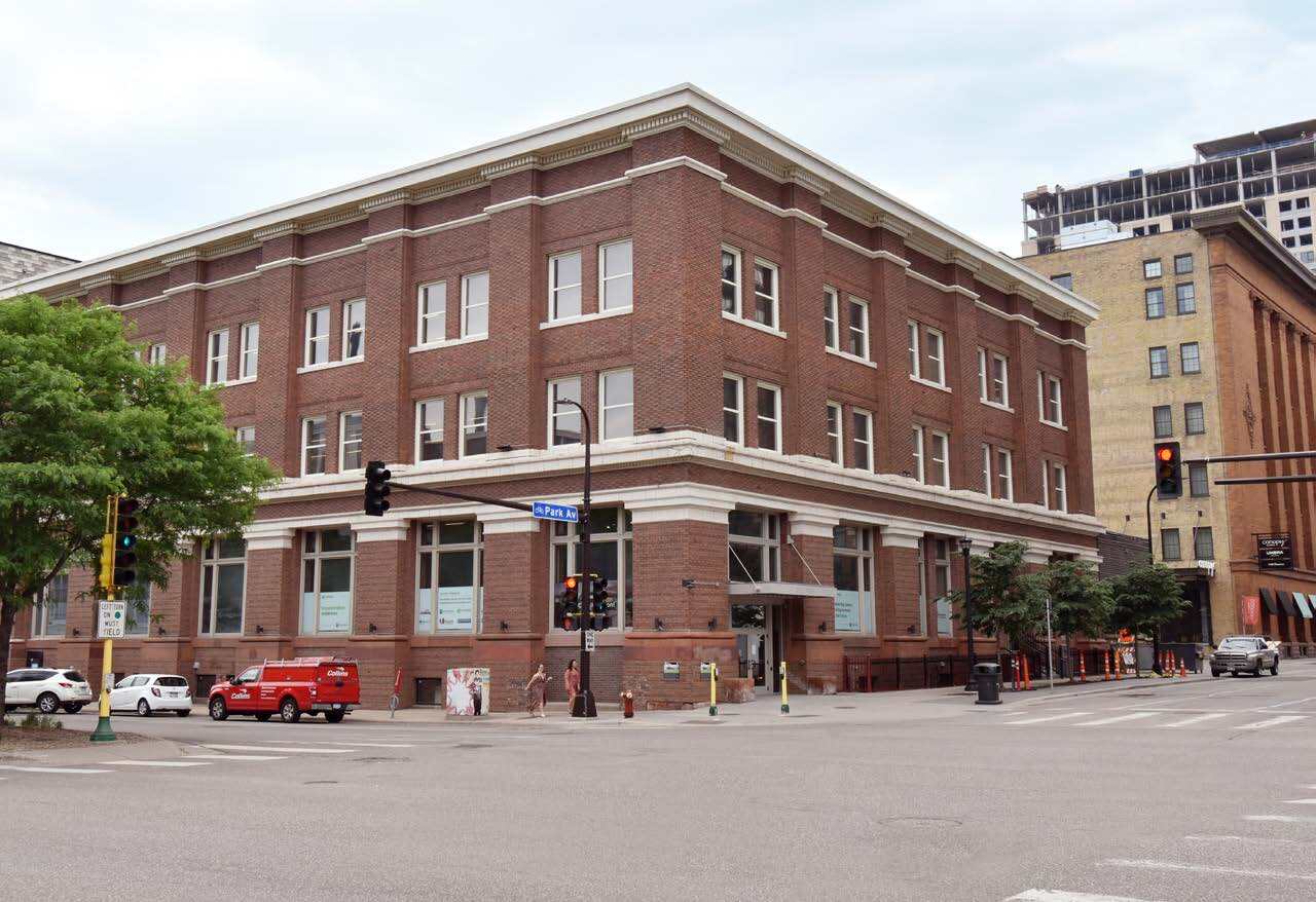 233 Park Ave, Minneapolis, MN for lease Building Photo- Image 1 of 5