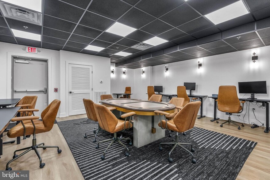 160-164 N 2nd St, Philadelphia, PA for sale - Building Photo - Image 2 of 17