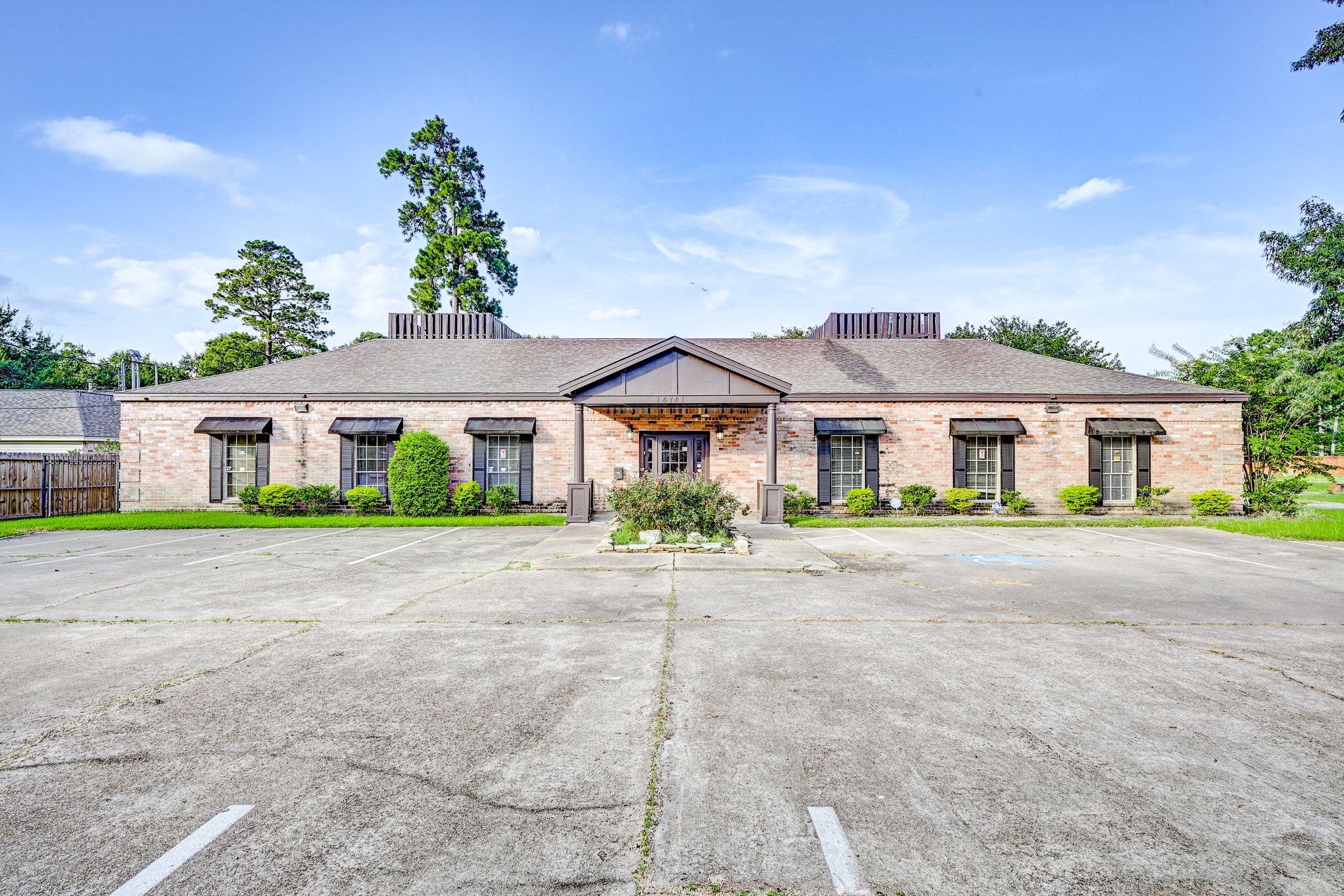 14741 Pebble Bend Dr, Houston, TX for lease Building Photo- Image 1 of 68
