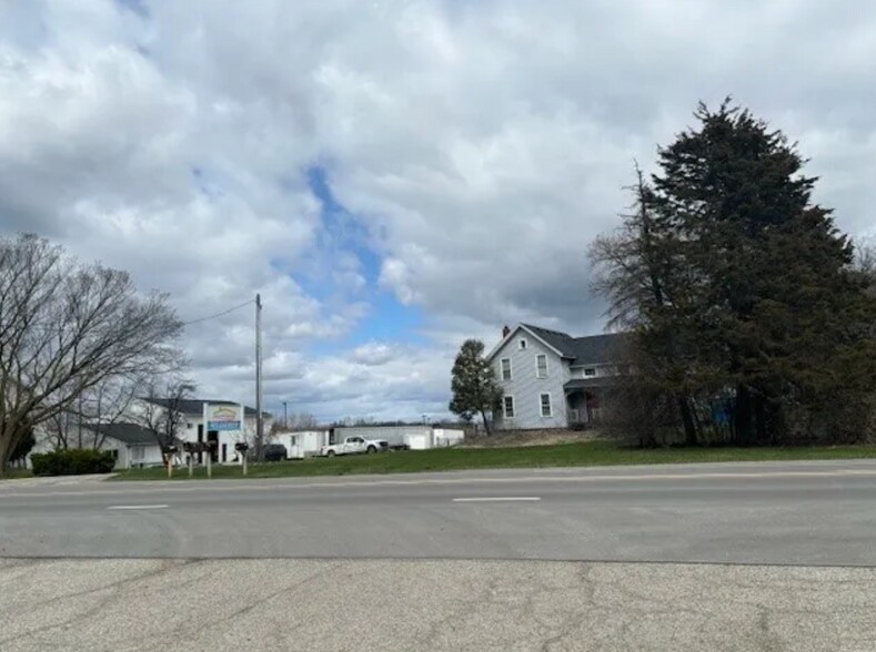 6780 Whitmore Lake Rd, Whitmore Lake, MI à vendre - Photo du bâtiment - Image 2 de 13