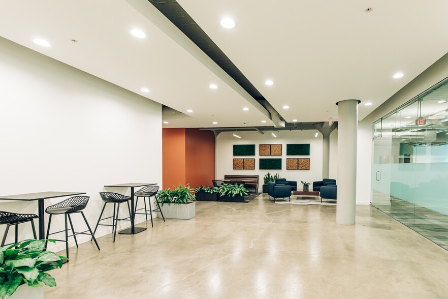 1233 NW 12th Ave, Portland, OR for lease - Interior Photo - Image 3 of 9