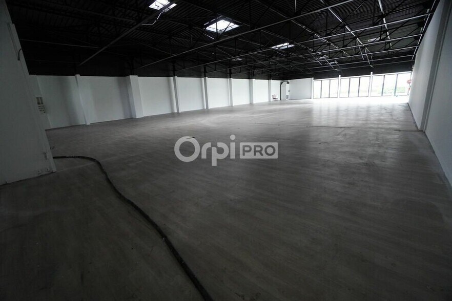 Retail in Marsannay-la-Côte for lease - Interior Photo - Image 3 of 4