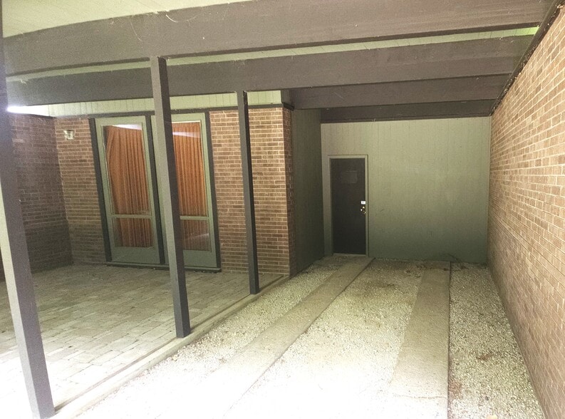 12914 S 25th St, Bellevue, NE for lease - Building Photo - Image 3 of 4