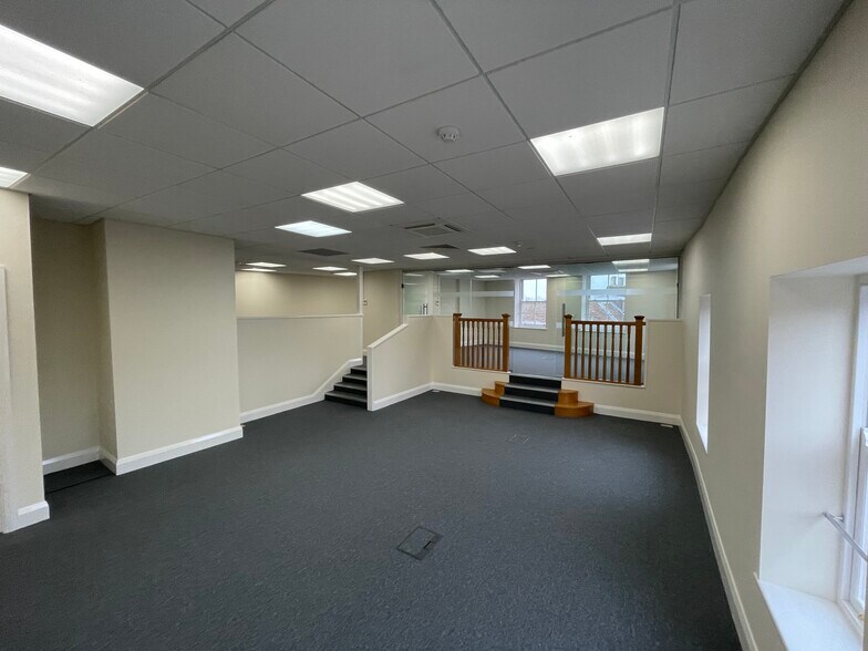 36 Milford St, Salisbury à louer - Photo du bâtiment - Image 3 de 6