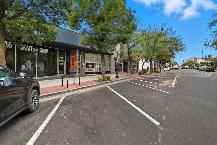 328-332 W Main St, Merced, CA for lease - Building Photo - Image 3 of 50