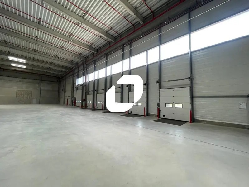 Industrial in Le Thillay for lease Interior Photo- Image 1 of 7