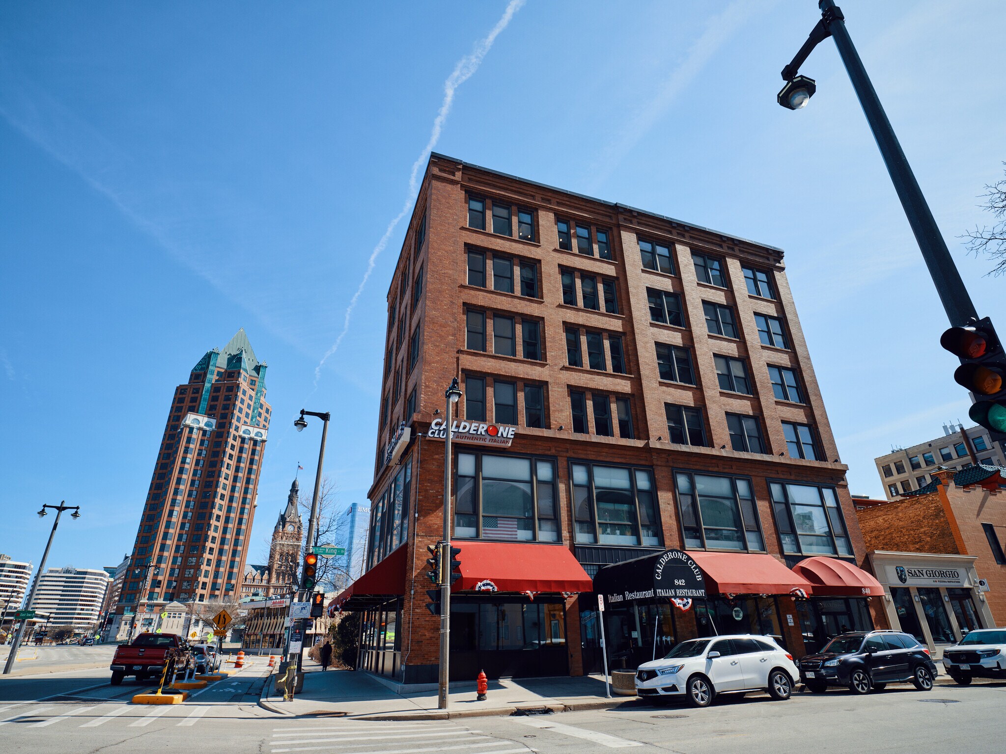 840-842 N Doctor M.L.K. Jr. Dr, Milwaukee, WI à louer Photo du bâtiment- Image 1 de 6