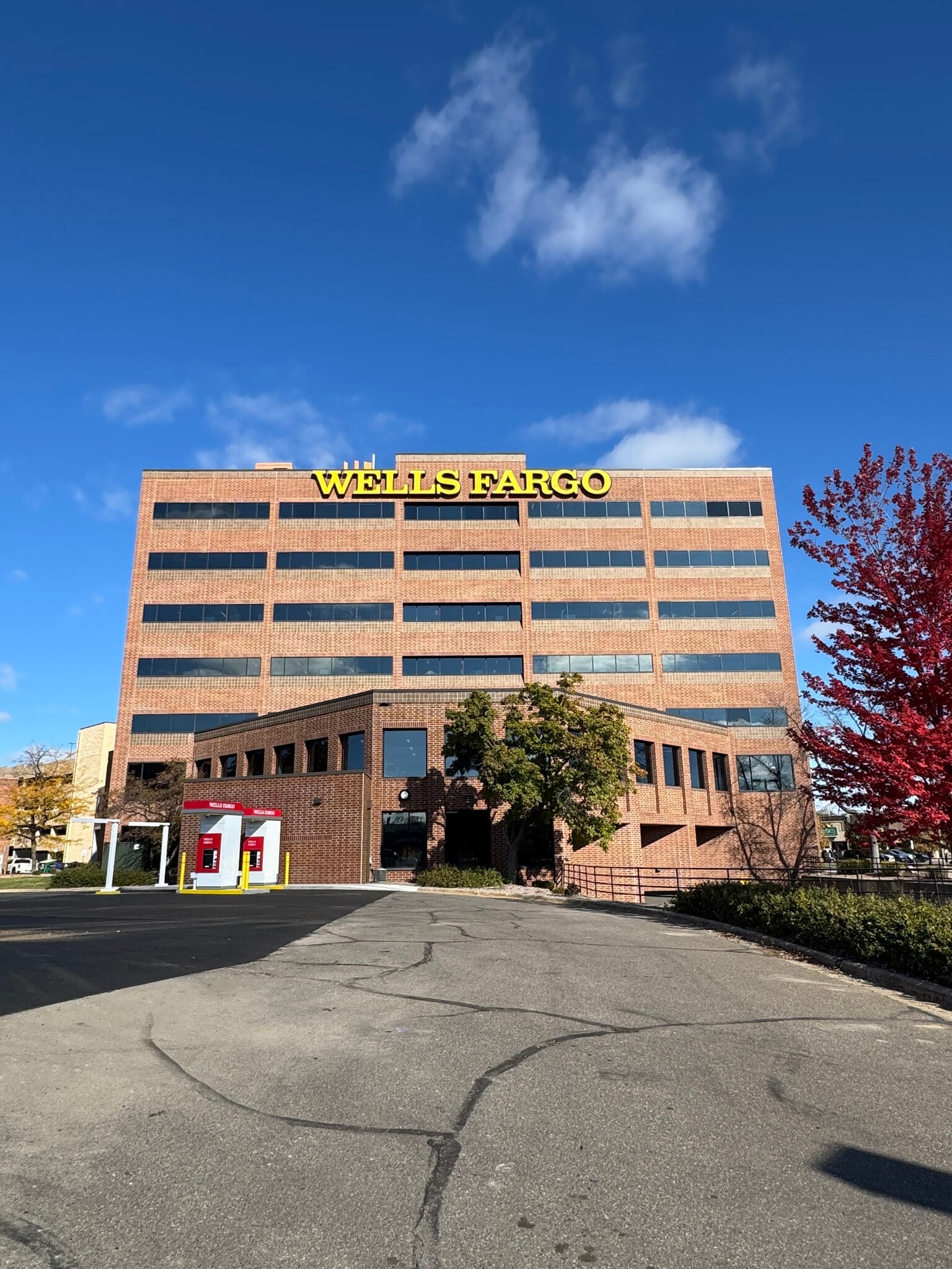 400 1st St S, Saint Cloud, MN for lease Primary Photo- Image 1 of 23