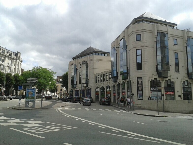 Office in Rouen for lease - Building Photo - Image 1 of 13