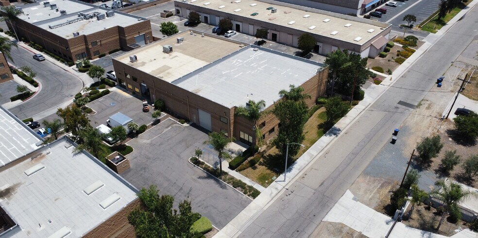 3985 Carter Ave, Riverside, CA à vendre - Photo du bâtiment - Image 3 de 4