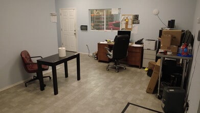 1834 Ferguson Ln, Austin, TX à louer Photo intérieure- Image 2 de 3