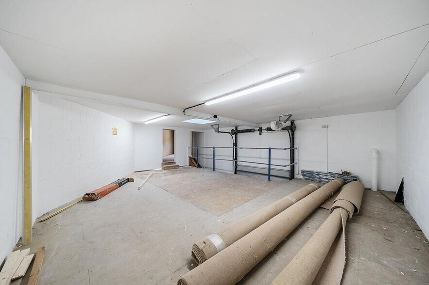 56 Bridge St, Pinner à vendre - Photo du bâtiment - Image 2 de 14