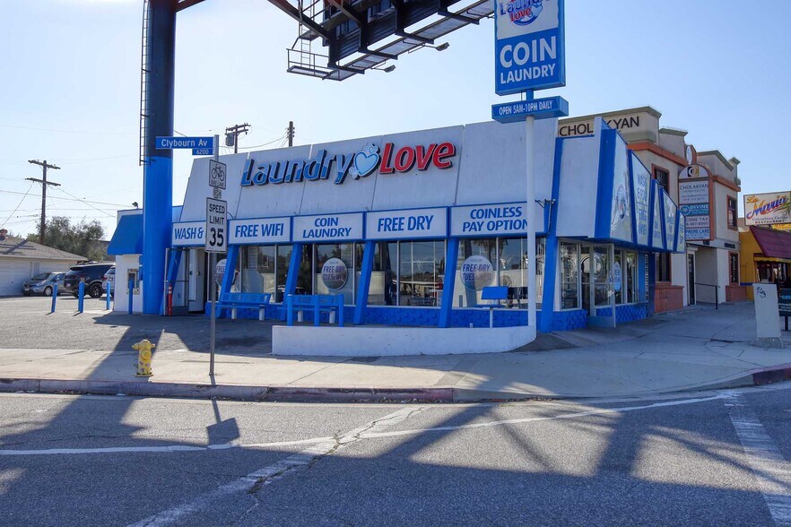 10504 Victory Blvd, North Hollywood, CA à vendre - Photo du bâtiment - Image 2 de 30