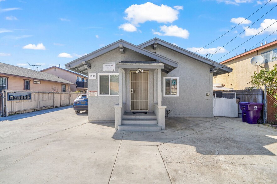 1035-1035 1/2 Orange Ave, Long Beach, CA à vendre - Photo du bâtiment - Image 3 de 12