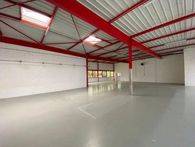 Industrial in Villebon-sur-Yvette for lease Interior Photo- Image 1 of 17