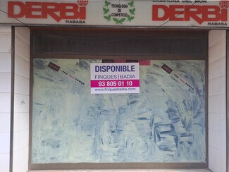 Plus de détails pour Multi-résidentiel à vendre