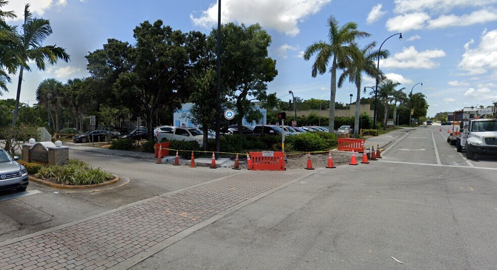 600 S State Road 7, Plantation, FL à vendre - Photo du bâtiment - Image 2 de 3