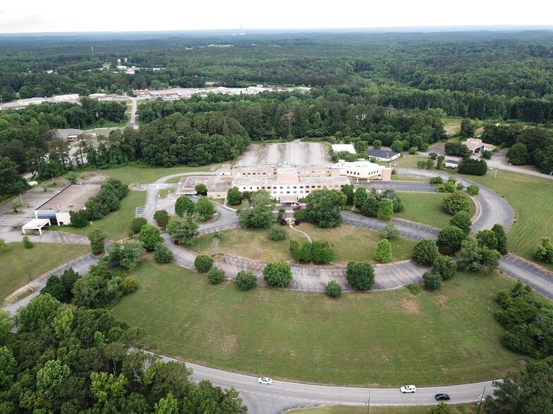 60 Hospital, Newnan, GA à vendre - Photo principale - Image 1 de 1