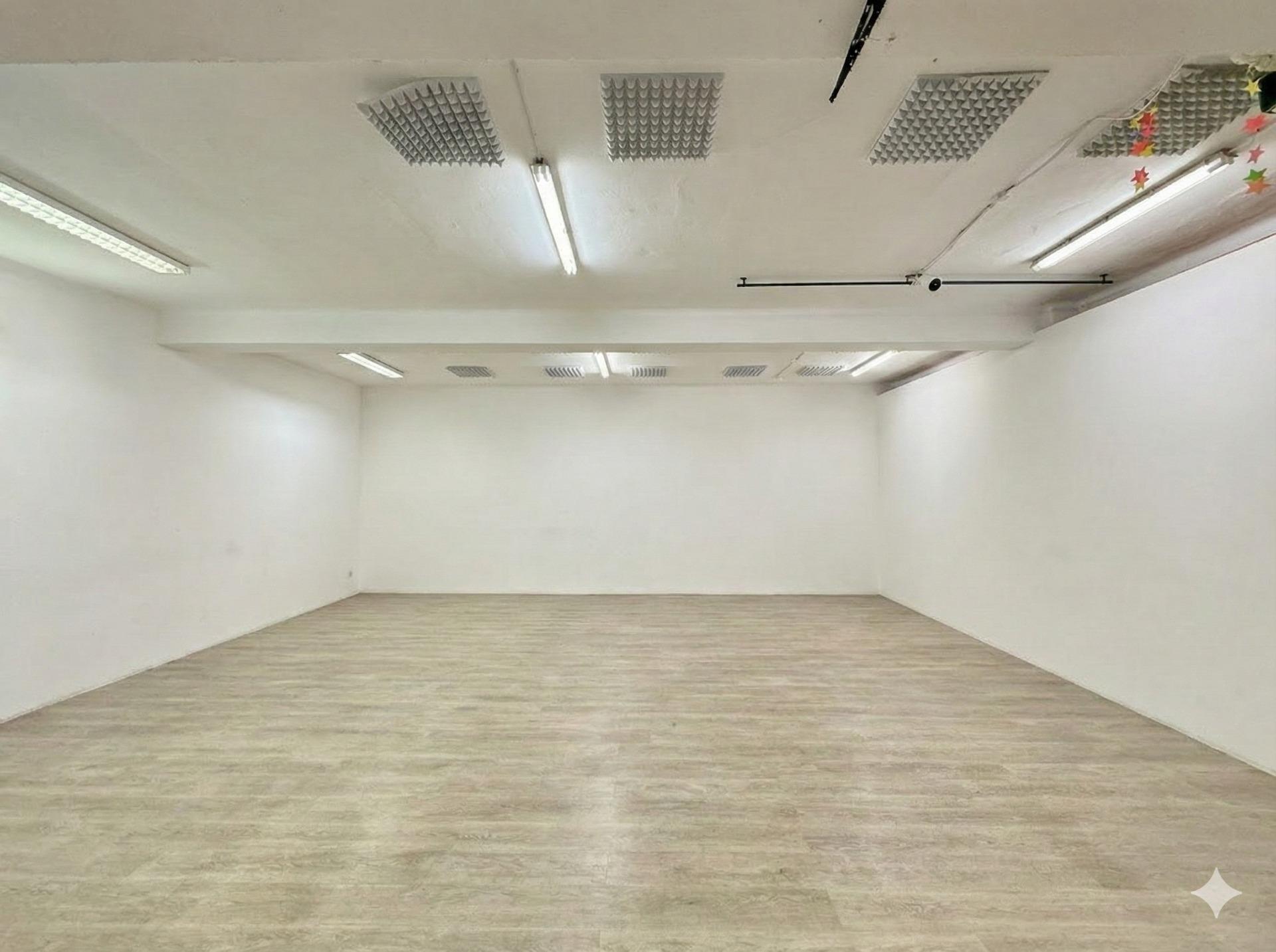 Retail in Palma, Islas Baleares for lease Interior Photo- Image 1 of 6