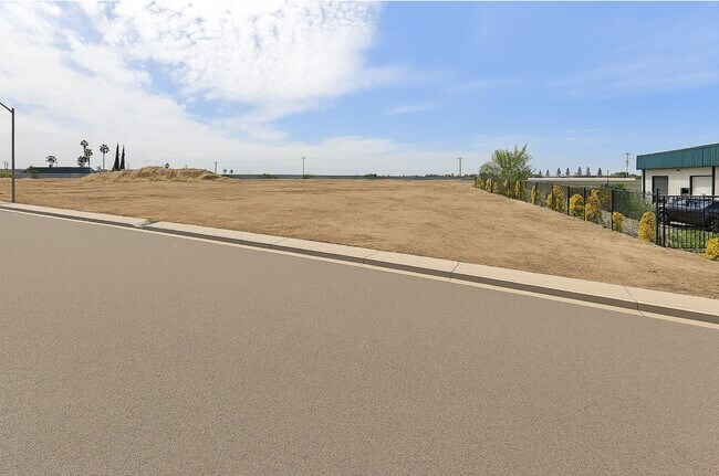 More details for 301 Kiernan Ave, Modesto, CA - Land for Sale