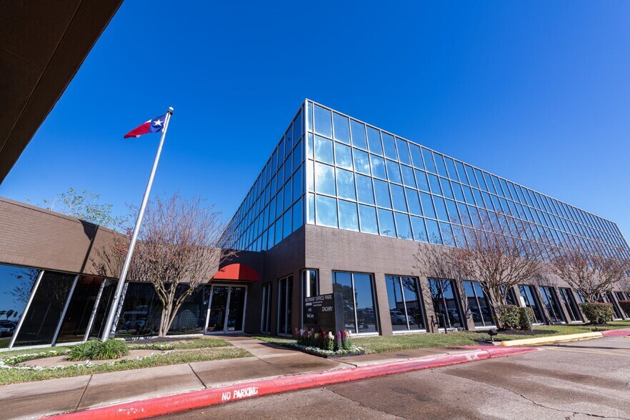 3737-3743 Red Bluff Rd, Pasadena, TX à louer - Photo du bâtiment - Image 3 de 7