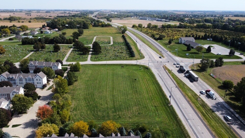 6390 E University Ave, Des Moines, IA à vendre - Photo du bâtiment - Image 2 de 3