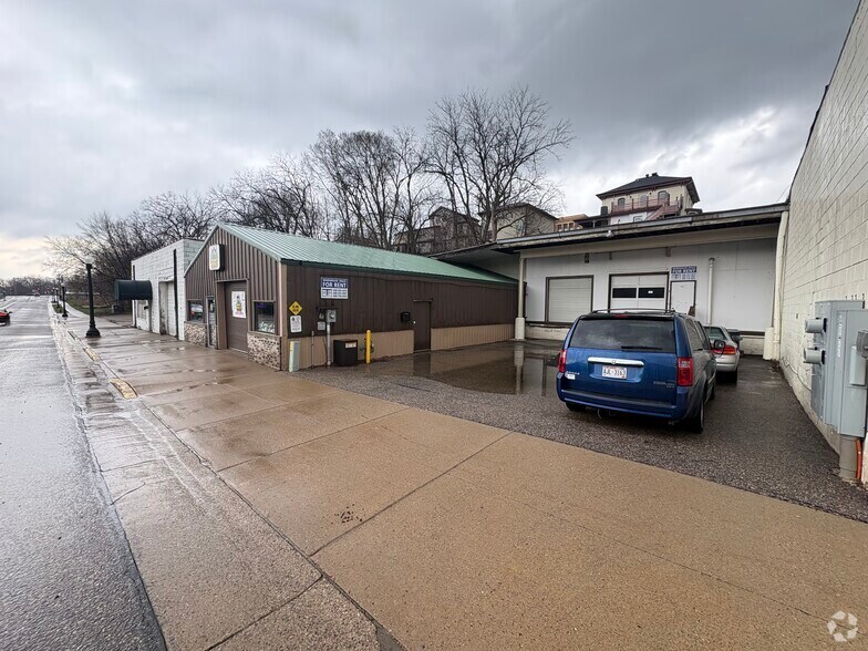 139 Water St, Baraboo, WI à louer - Photo du bâtiment - Image 2 de 2