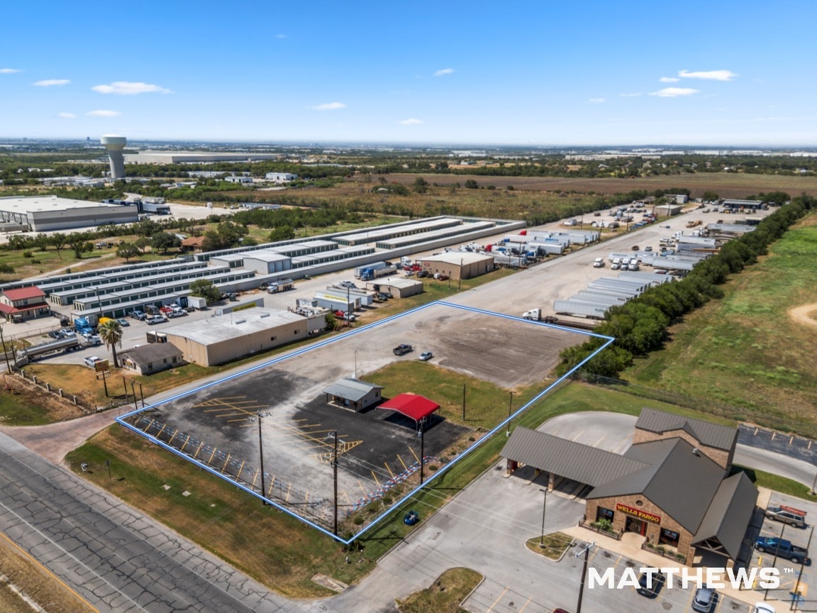 6835 US Highway 87 E, San Antonio, TX for lease Primary Photo- Image 1 of 4