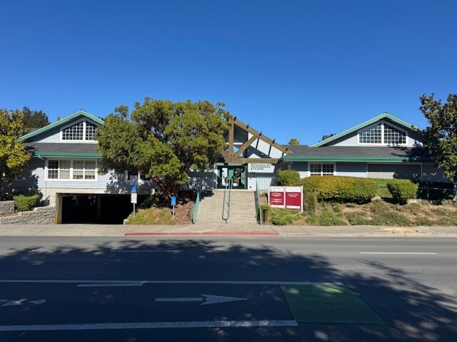652 Petaluma Ave, Sebastopol, CA à louer - Photo du bâtiment - Image 1 de 36