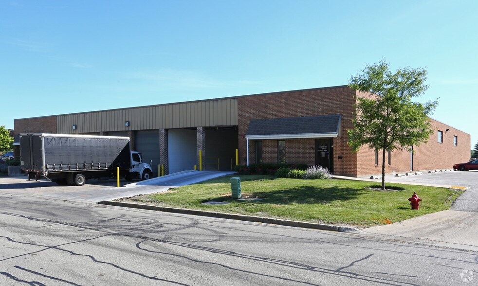 7825-7827 S Quincy St, Willowbrook, IL à louer - Photo principale - Image 1 de 5