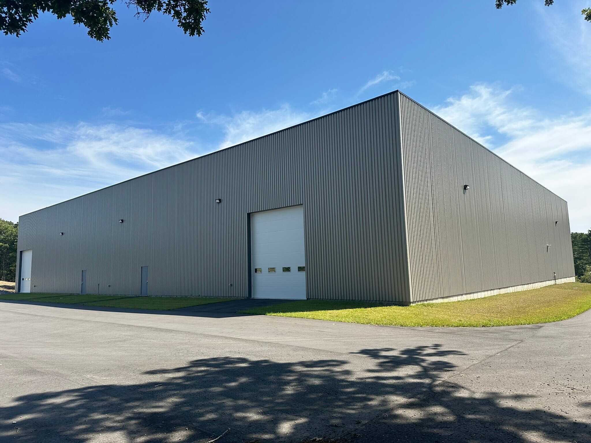 57 Recycle Dr, Topsham, ME à louer Photo principale- Image 1 de 4