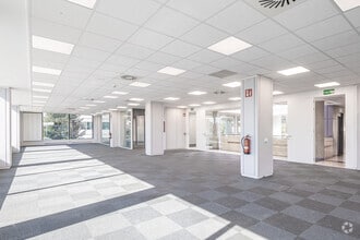 Calle del Musgo, 1, Madrid, Madrid for lease Interior Photo- Image 2 of 11