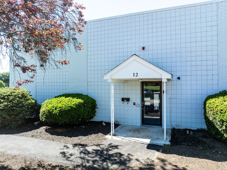 12 Blanchard Rd, Burlington, MA à louer - Photo du bâtiment - Image 2 de 6