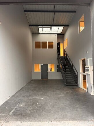 Plus de détails pour 10 Rue Jacquard, Chassieu - Flex à vendre