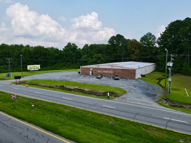 915 E Boulevard, Williamston, NC for sale - Building Photo - Image 3 of 16
