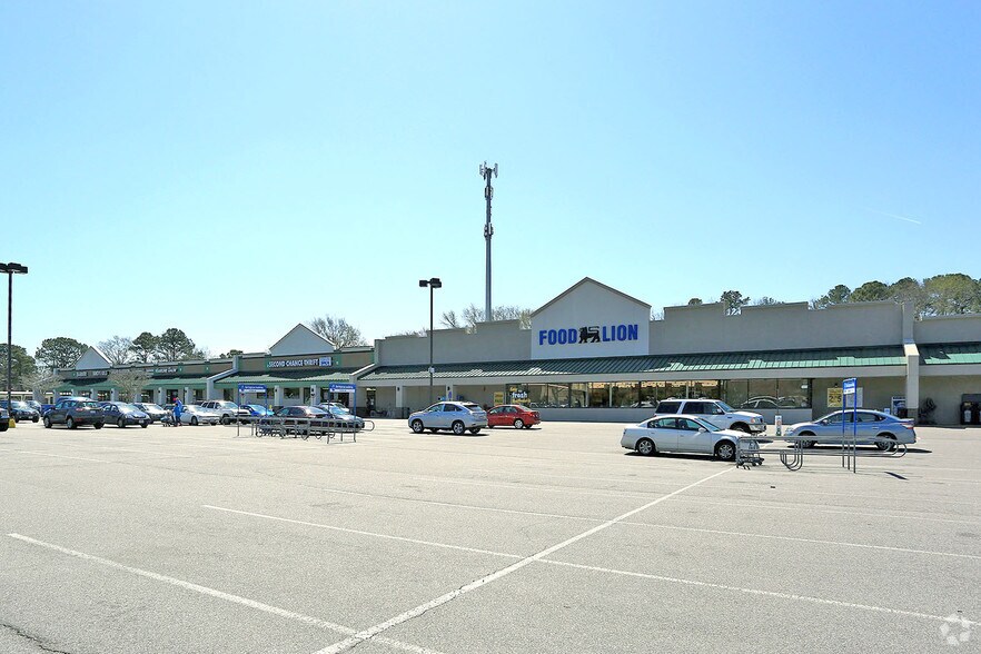 5193 Shore Dr, Virginia Beach, VA à louer - Photo du bâtiment - Image 1 de 9