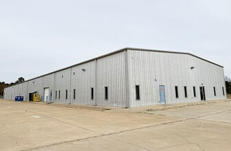 100 N FM 3083 Rd E, Conroe, TX à louer Photo du bâtiment- Image 1 de 10