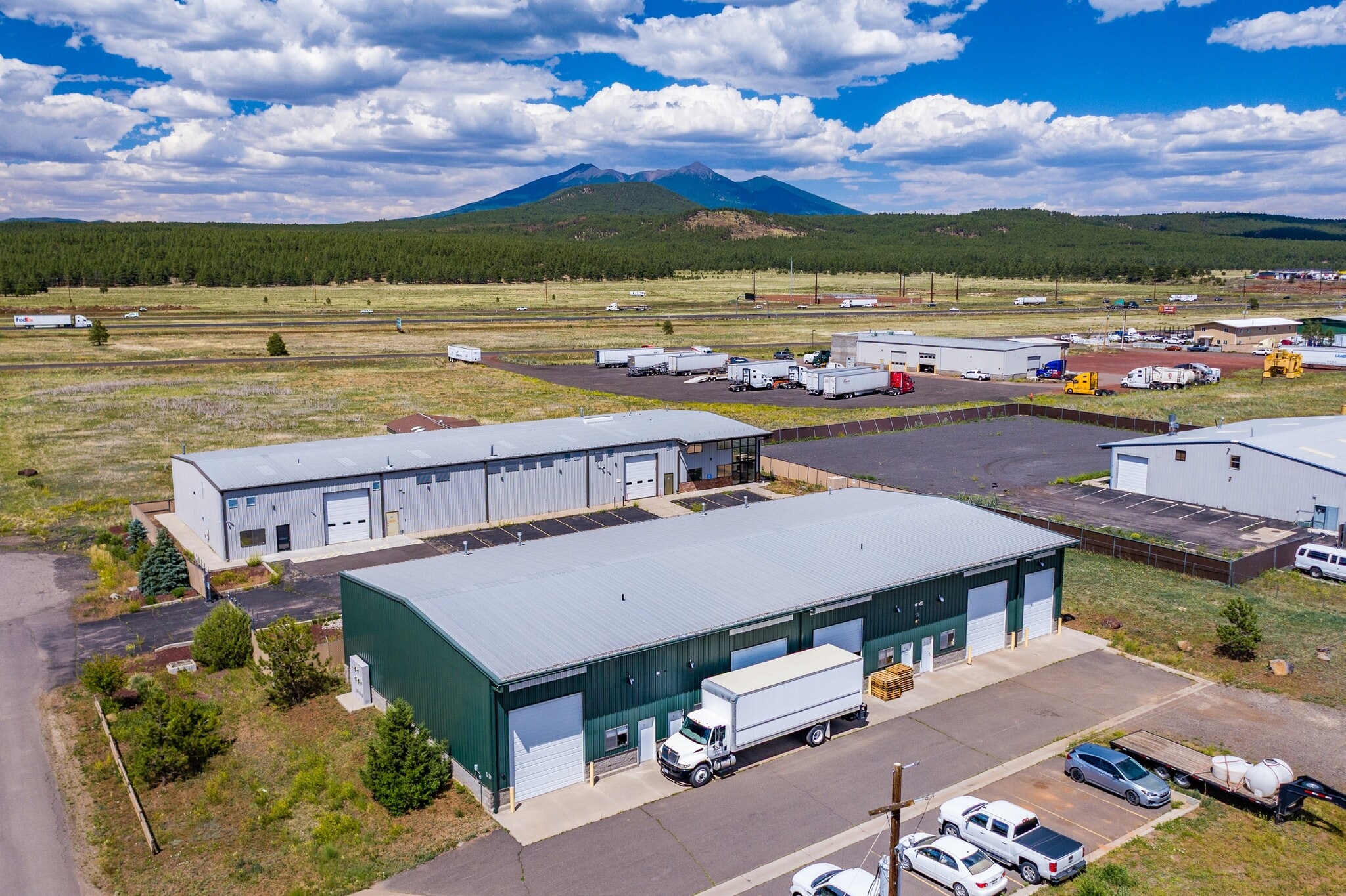 4860 N Ken Morey Dr - Bldgs 1 & 2 portfolio of 2 properties for sale on LoopNet.ca Primary Photo- Image 1 of 6